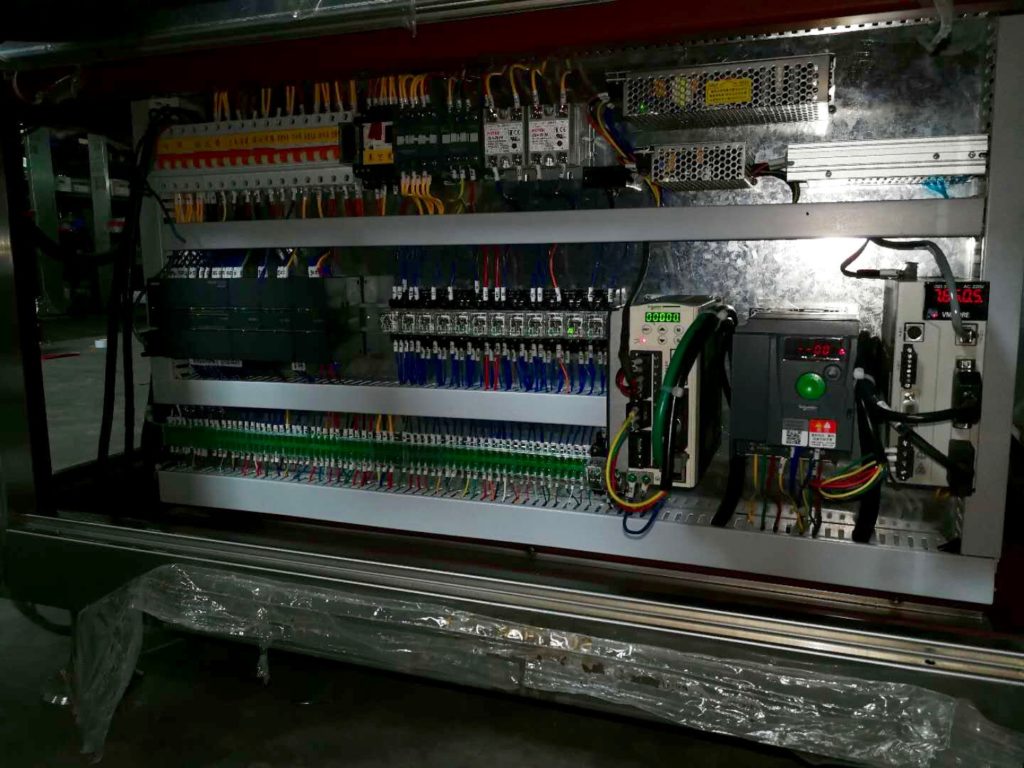 Internal electronic components of hot melt glue labeling machine model SBM-HMGL400