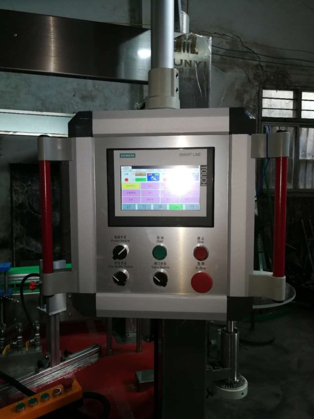 Touch Screen with HMI function of hot melt glue labeling machine model SBM-HMGL400